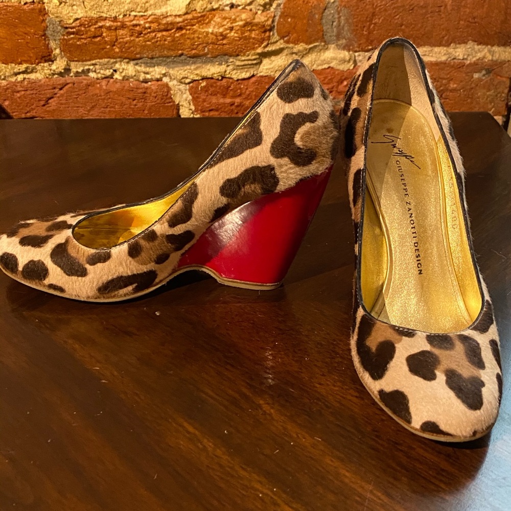 Guísepe Zanoti animal print red wedge size 36